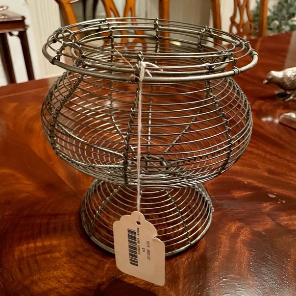 Four Wire Footed Planters/Containers (NWT) - Picture 2 of 11